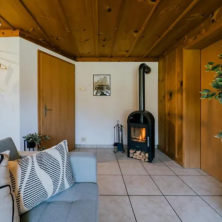 아파트 Alpine Hideaway Near Brienz With Hot Tub & Parking *