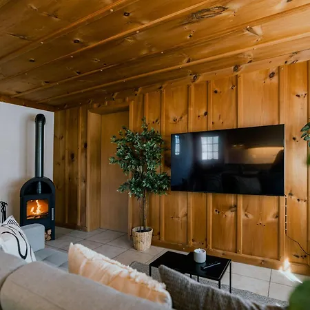 Alpine Oasis With Hot Tub In Schwanden Next To Brienz Appartement