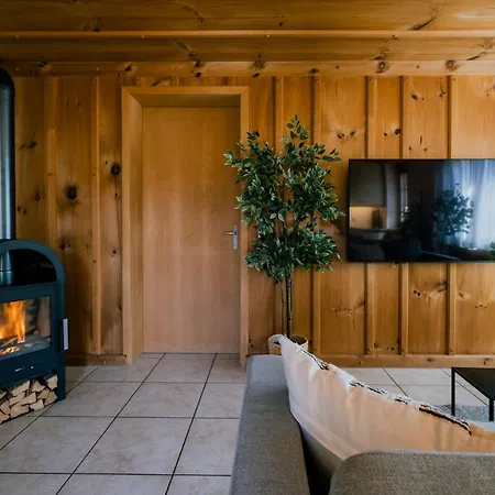 Alpine Hideaway Near Brienz With Hot Tub & Parking *