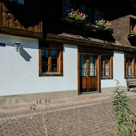Alpine Hideaway Near Brienz With Hot Tub & Parking Apartamento