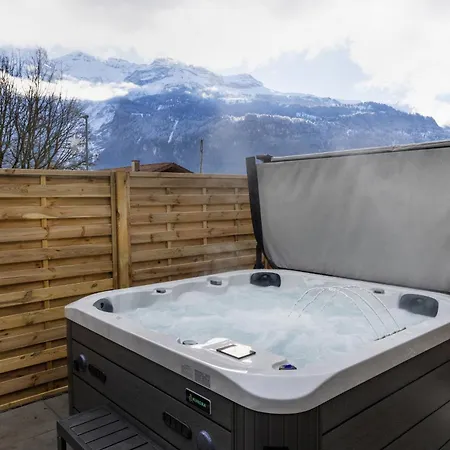 Alpine Hideaway Near Brienz With Hot Tub & Parking Kienholz