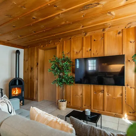 Alpine Hideaway Near Brienz With Hot Tub & Parking *