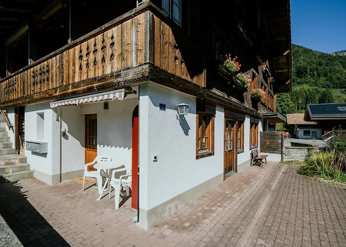Alpine Hideaway Near Brienz With Hot Tub & Parking Kienholz