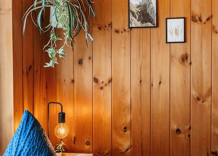 Alpine Hideaway Near Brienz With Hot Tub & Parking * Kienholz