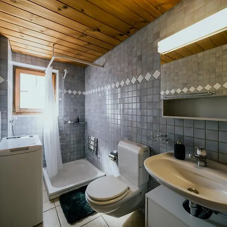 Alpine Hideaway Near Brienz With Hot Tub & Parking